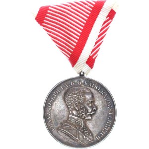 František Josef I., Medaile Za statečnost I. třída sign.: LEISEK Ag 40 mm pun