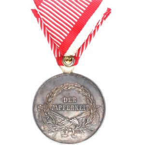 František Josef I., Medaile Za statečnost I. třída sign.: LEISEK Ag 40 mm pun