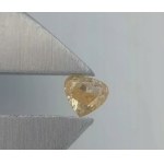 DIAMANT NATUREL DE COULEUR 0,22 ct | PURETÉ : P1 | TAILLE : CŒUR Estimation officielle de l'expert : 1 402 USD (environ 5 300 PLN TTC)