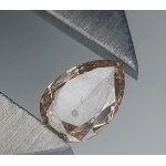 DIAMANT NATUREL DE COULEUR 0,25 ct | PURETÉ : P1 | TAILLE : EN LARME Estimation officielle de l'expert : 1 476 USD (environ 5 700 PLN TTC)