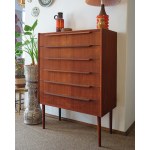 Danish chest of drawers/linen cabinet, teak wood, 1970s.