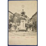 [Lithuania] Vilnius – Zarzecze, residents near a pump and a wayside shrine. D. Visun.