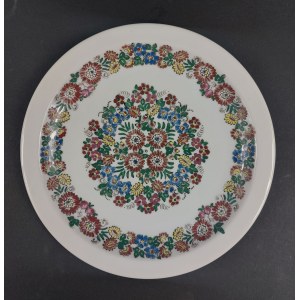 A small plate hand-decorated by Barbara Szymon. Staniszcze Wielkie. Cepelia Opole. 1978.
