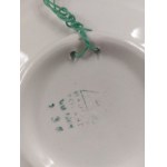 Small decorative platter. Circle.