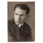 Bruno Schulz (1892–1942), writer, painter, draftsman, graphic artist — Portrait photograph. Drohobych, ca. 1934.