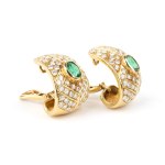Emerald diamond gold pair of earrings