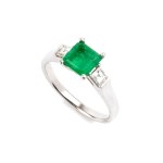 Emerald diamond gold ring