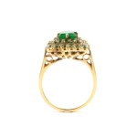 Emerald gold ring