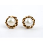 Feshwater pearl gold pair of earrings 1960s