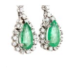 Emerald diamond drop gold pair of earrings