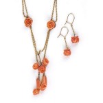 Italian demi set in gold and cherry coral Early 20th century