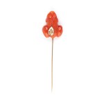 Cerasuolo coral gold pin