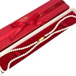 Gold necklace with Akoya pearls
