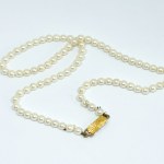 Gold necklace with Akoya pearls