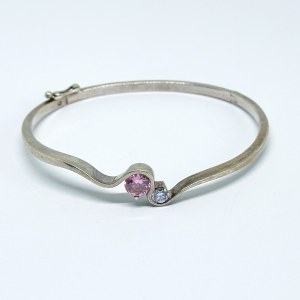 Silver oval bracelet with cubic zirconia