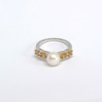 Silver ring with an Akoya pearl and natural citrines