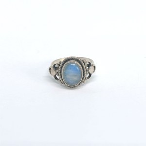 Silberner Vintage-Ring mit einem natürlichen Labradorit