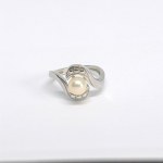 Silver ring with an Akoya pearl