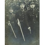 PHOTOGRAPHY - Photo of three police officers with firearms - Mikaszewicze, 1921 [State Police, Belarus, Polesie District, revolver, rifle, extremely rare]