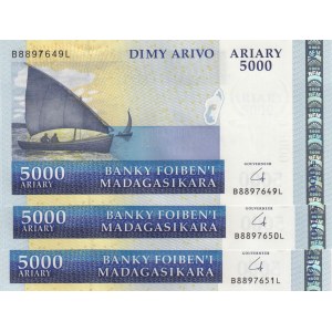 Madagascar, 5.000 Ariary, 2008, UNC, p93, (Total 3 consecutive banknotes)
