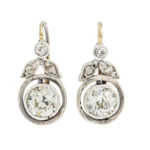 Boucles d'oreilles à motif floral, Autriche, Vienne, première moitié du XXe siècle.