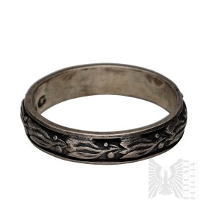 Veritas? - Silver - Wedding Band with a Floral Design