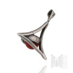Silver (0.925) - Triangular Pendant with a Wooden Bead - Gmerk MS