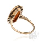Gold - "Cameo"-Style Ring with a Relief Design