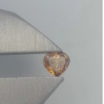 NATURAL COLORED DIAMOND 0.19 CT | CLARITY: SI2 | CUT: HEART Official appraiser’s valuation: $1,624 (approx. 6,500 PLN gross)