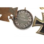 SET OF MINIATURES ON A CHAIN