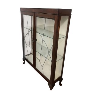 Two-door display cabinet with leaded glass - Queen Anne style