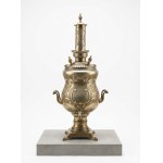 Large, monumental samovar made of embossed and engraved metal, Russian-made. Late 19th century, approx. 62 cm