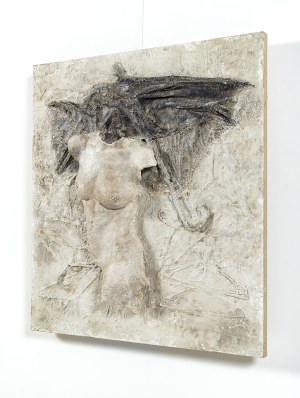 Viola Caldeo (ur. 1977), Assemblage la Femme, 2024/2025
