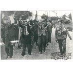 WARSAW. Prisoners of war escorted by Wehrmacht soldiers, 1939.