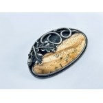 Silver hunting brooch with jasper