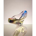An oblong platter made of hand-formed glass; its style is reminiscent of the works of Jan Beranek. It originates from Czechoslovakia, second half of the 20th century.