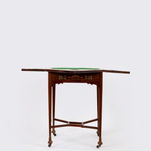 Liberty game table