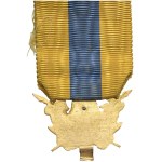 Italian and Foreign Decorations - Undated BADGE (20th century) Flag lances...