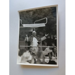 PHOTO: POPE JOHN PAUL II
