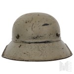20th century / Poland / Germany: “Gladiator” helmet with the Polish Eagle / Luftschutz / Polish Eagle
