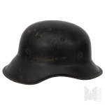 20th Century/Poland/Germany: Gladiator-Type Helmet (Luftschutz) – Polish Paint Scheme