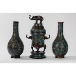 Triptych composed of two bottle vases and a cloisonné incense burner, Japan, Meiji period.