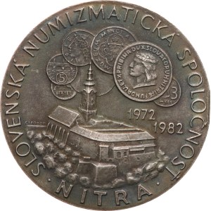 SNS, pobočka Nitra. - Fodor I. C. - 10 let pobočky 1972-1982. - Nitranský hrad, mince / 5 znaků měst. - patinovaný postříbřený bronz, 60   mm