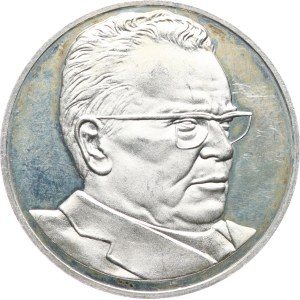 Jugoslavia. - J. B. Tito, ritratto a destra / sotto una stella e una corona d’alloro, facsimile della firma, datazione 1892-1980. - Argento 925m, punzone, 32 mm, 15,07 g