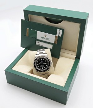 Watches - ROLEX - Submariner - Referenza 114060. Seriale Alf...