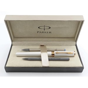 Collectible Pens - PARKER - Fountain Pen - Barrel and cap made of...