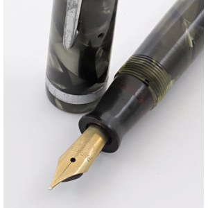 Collectible Pens - PARKER - Fountain Pen - Challenger. Body made of...