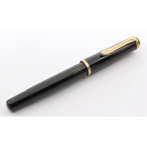 Stylos de collection - PELIKAN - Stylo plume - M400. Corps et capuchon...