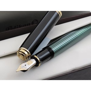 Collectible Pens - PELIKAN - Fountain Pen - M 800. Resin barrel...