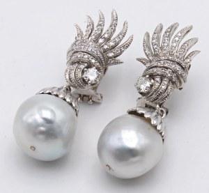 Jewellery - Paio orecchini in oro bianco e brillanti ct. 1,00 ...